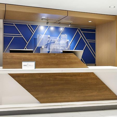 Holiday Inn Express Dallas Market Center By Ihg Εξωτερικό φωτογραφία