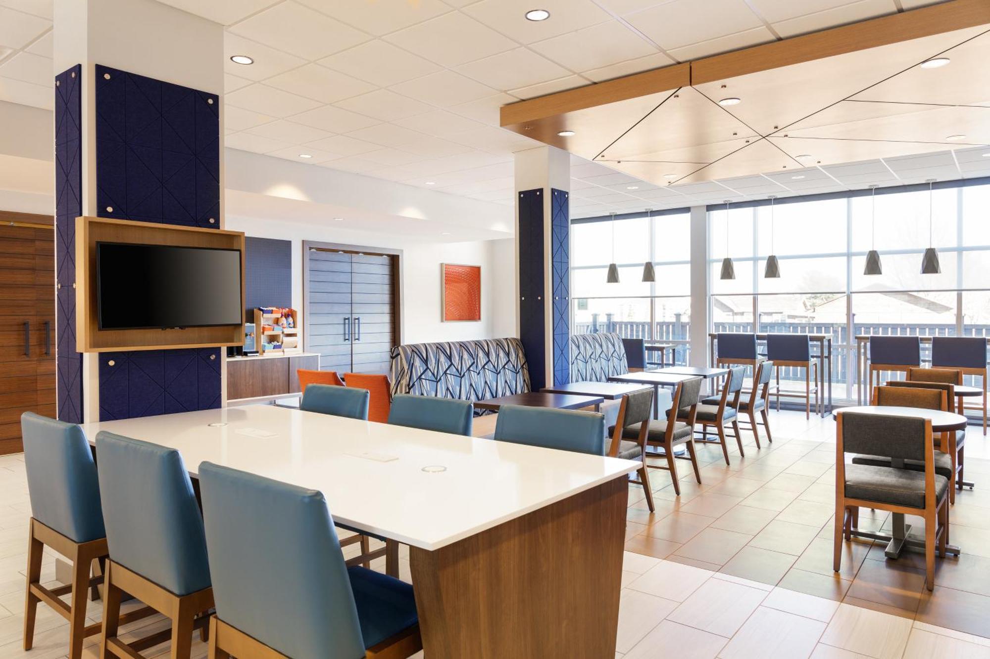 Holiday Inn Express Dallas Market Center By Ihg Εξωτερικό φωτογραφία