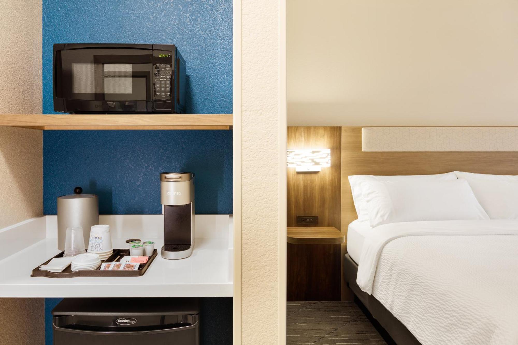 Holiday Inn Express Dallas Market Center By Ihg Εξωτερικό φωτογραφία