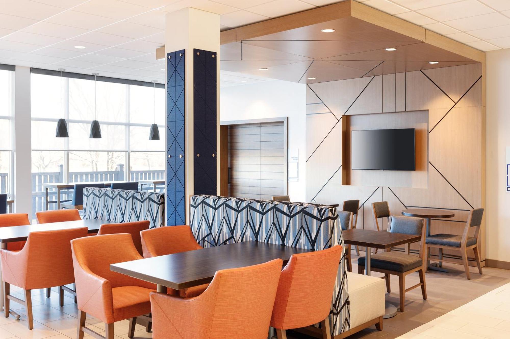 Holiday Inn Express Dallas Market Center By Ihg Εξωτερικό φωτογραφία