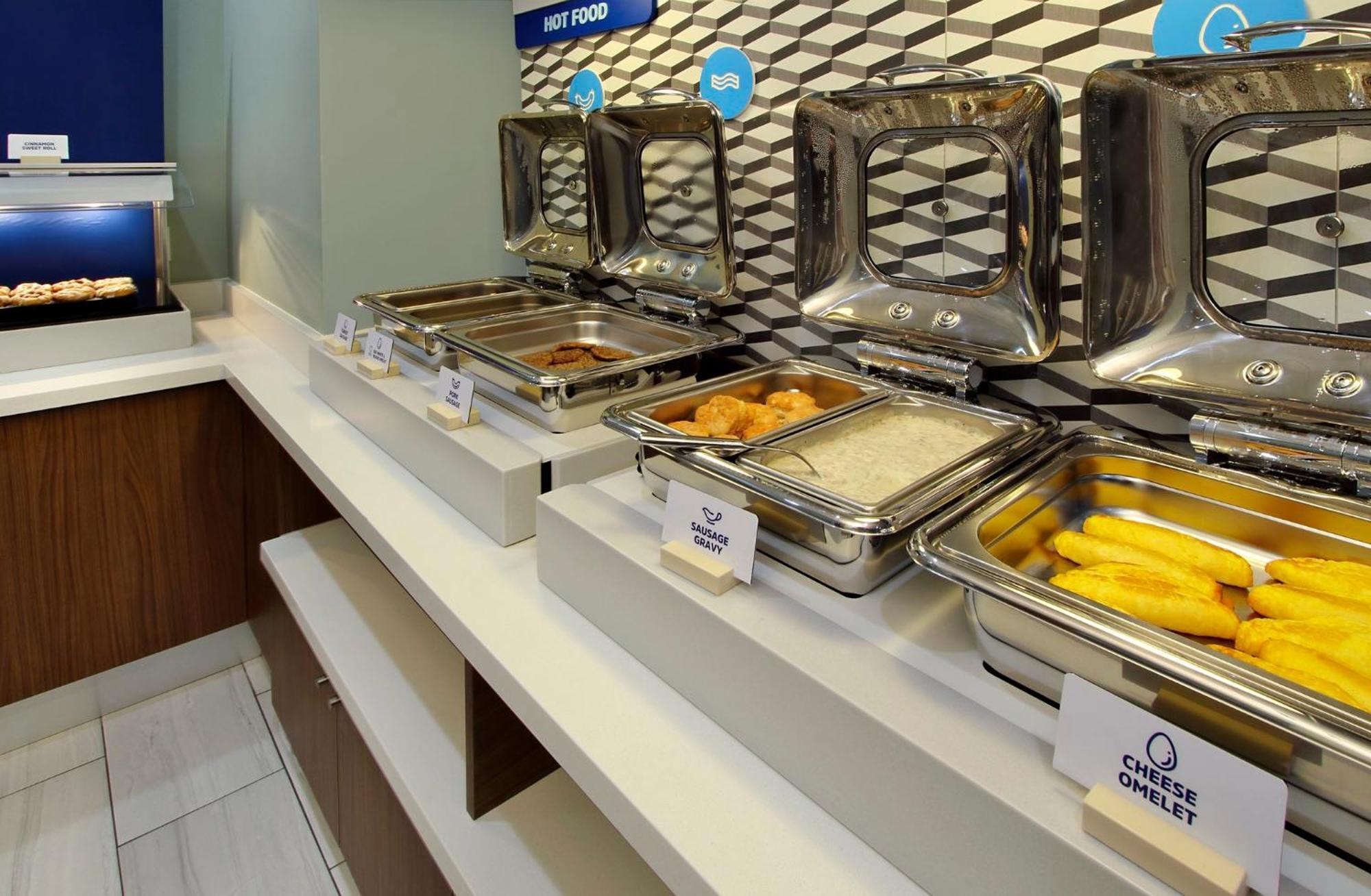 Holiday Inn Express Dallas Market Center By Ihg Εξωτερικό φωτογραφία