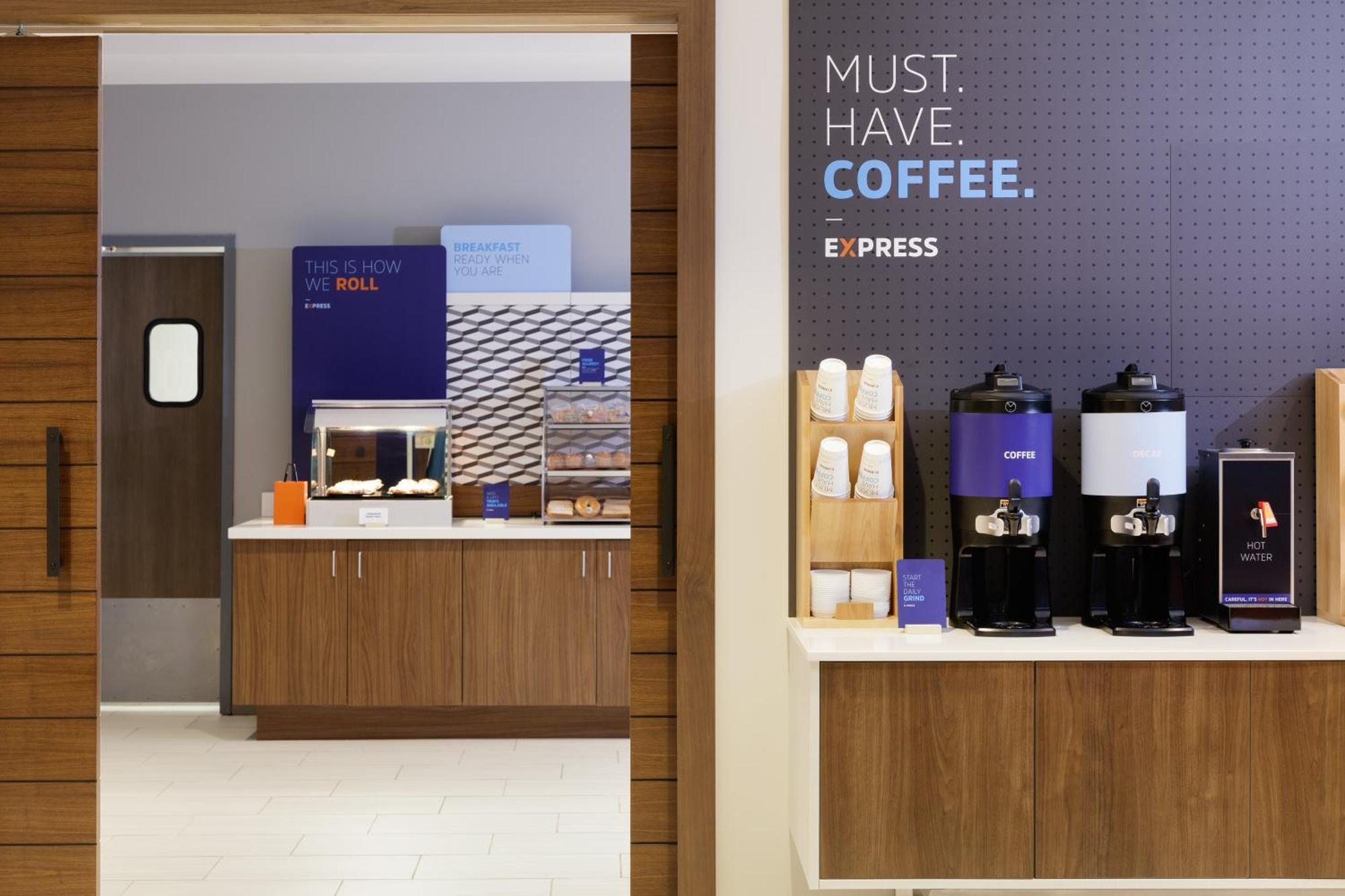 Holiday Inn Express Dallas Market Center By Ihg Εξωτερικό φωτογραφία