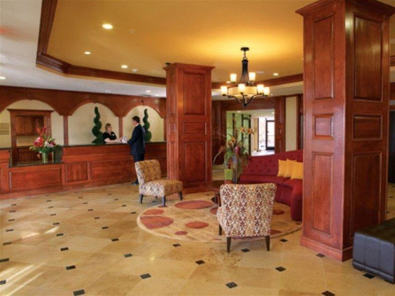 Holiday Inn Express Dallas Market Center By Ihg Εξωτερικό φωτογραφία